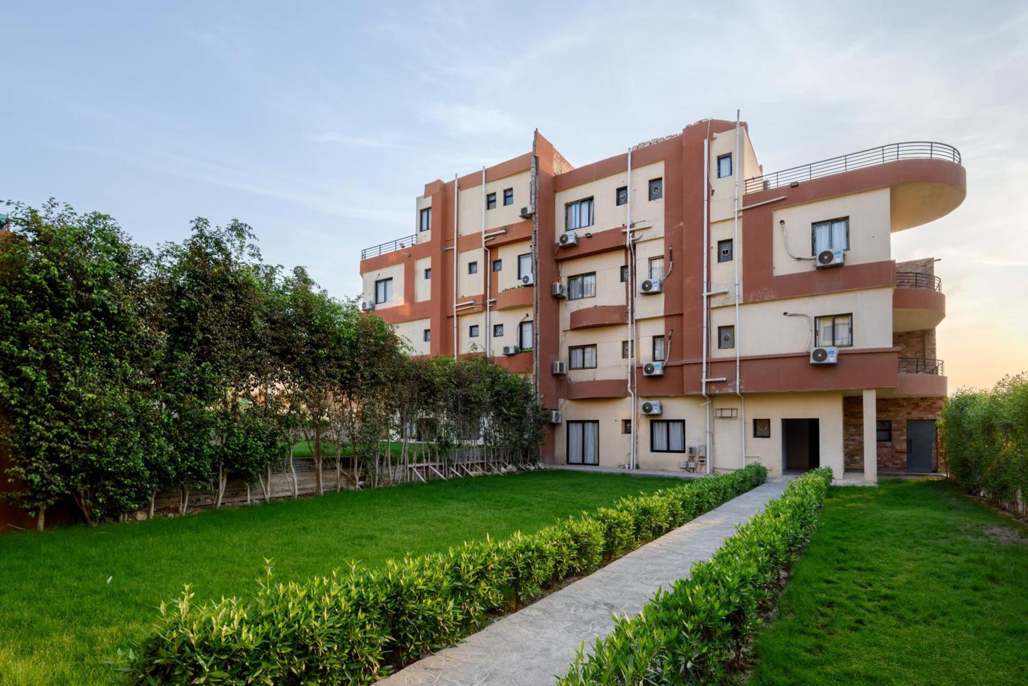 Travelholic Residence Golden Gates Cairo Exterior foto